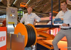 Marcel van Steekelenburg, HortiLogics specialist at Royal Brinkman and Andreas Hofland at Berg Hortimotive's new Surface Coating. The coating applied to new machines from Berg Hortimotive reduces dirt adhesion on machines.